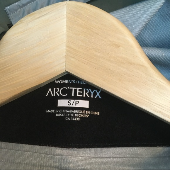 Arcteryx Sentinel AR Gor Tex Ski Shell Jacket - Picture 13 of 15